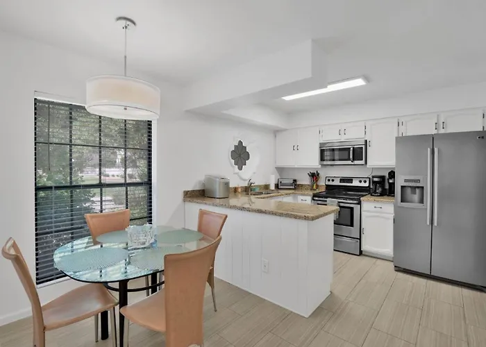 Peaceful Privacy-tennis-greenbelt-golf-walkable Dom wakacyjny *