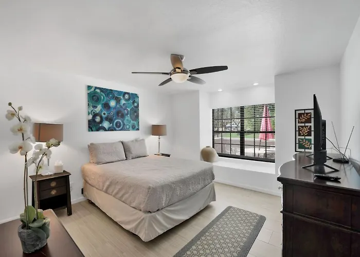Peaceful Privacy-tennis-greenbelt-golf-walkable Dom wakacyjny
