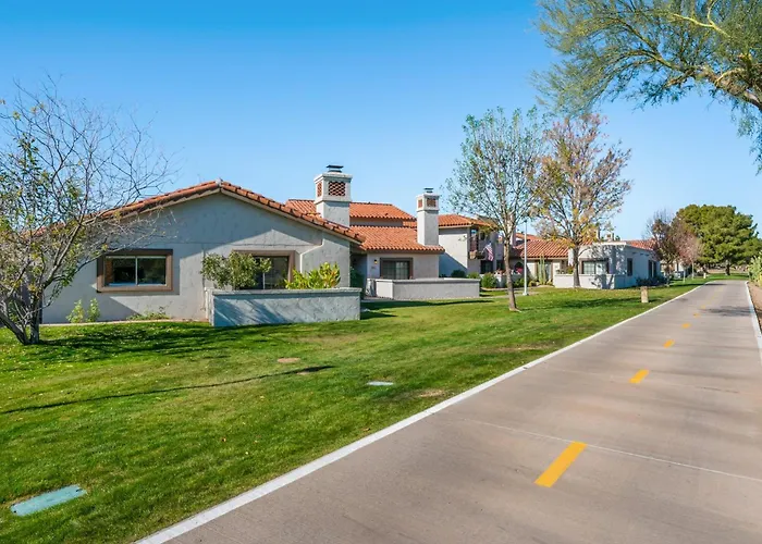 Peaceful Privacy-tennis-greenbelt-golf-walkable