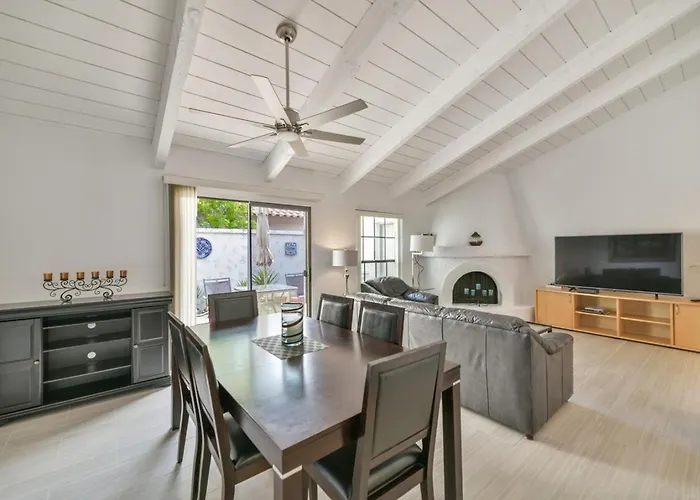 Peaceful Privacy-tennis-greenbelt-golf-walkable Dom wakacyjny *