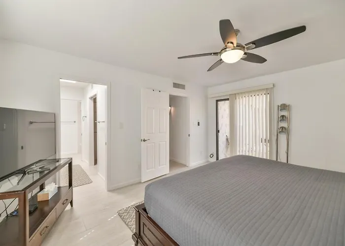 Dom wakacyjny Peaceful Privacy-tennis-greenbelt-golf-walkable Scottsdale