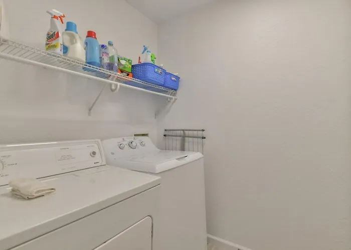 Peaceful Privacy-tennis-greenbelt-golf-walkable Dom wakacyjny *