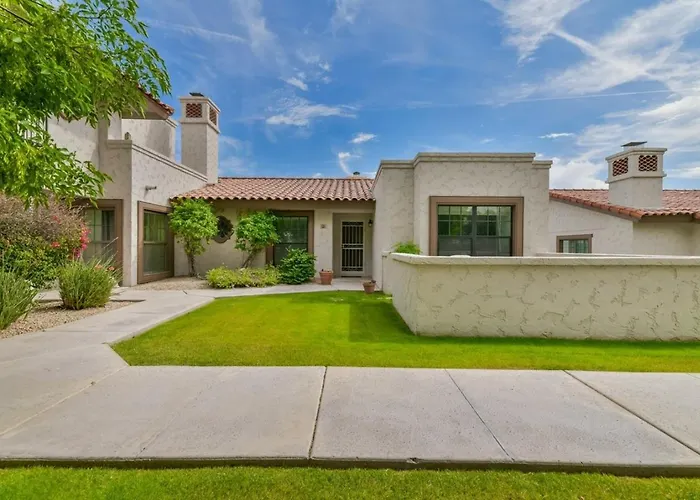 Peaceful Privacy-tennis-greenbelt-golf-walkable Scottsdale